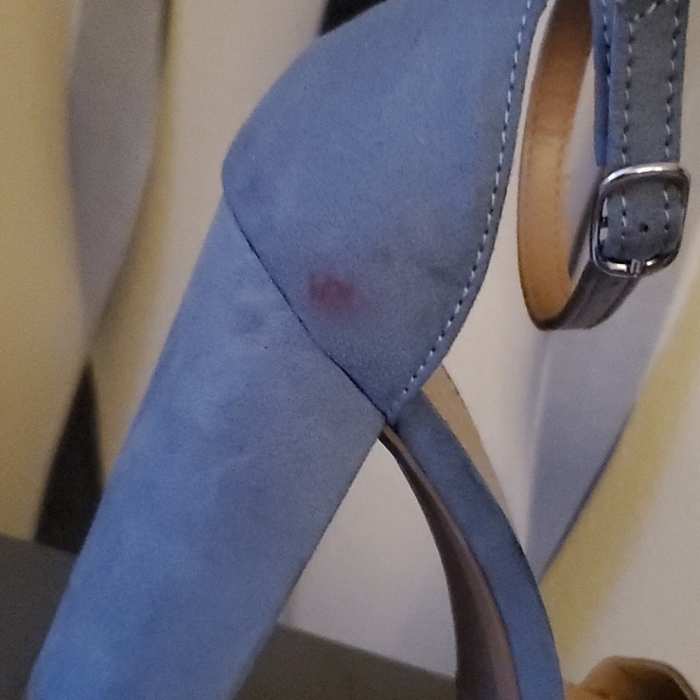 Heels - Picture 4 of 7